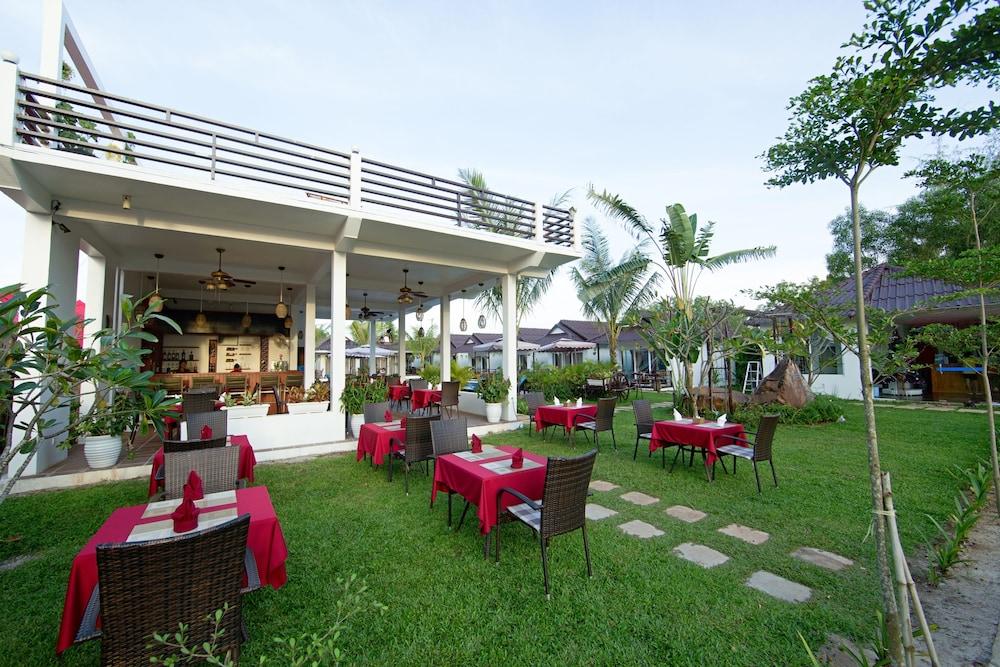 Sea Breeze Resort Sihanoukville Exterior foto